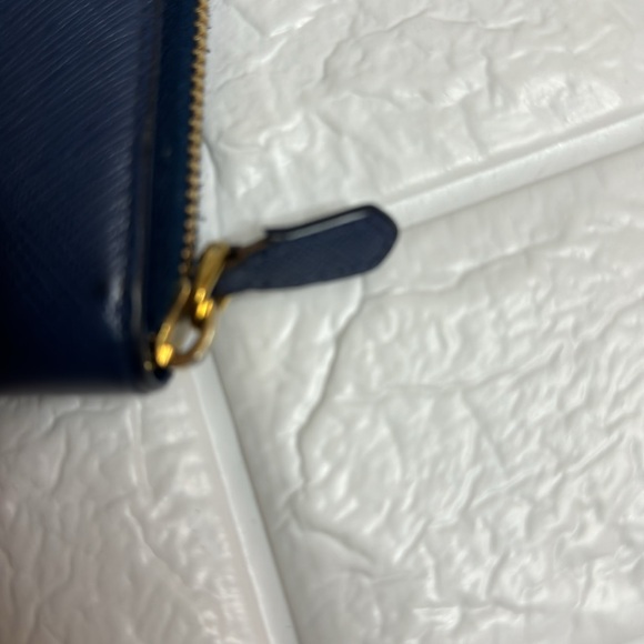 Prada Wallet - Picture 6 of 7